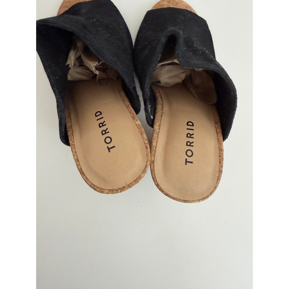 Torrid Black Genuine Suede Cork Block Heel Peep Toe Mule Sandals 8W 4556-Q8L - Picture 4 of 6